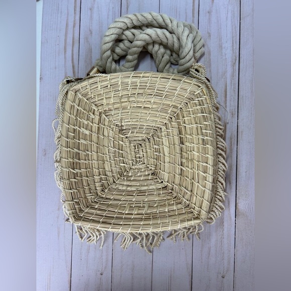 Boho Chic Square  Fringe Handwoven Shoulder Bag - Boho Chic Summer Shoulder Bag - Picture 2 of 6